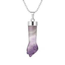 Load image into Gallery viewer, Pendentif faisant le geste de la figa en cristal - image 1
