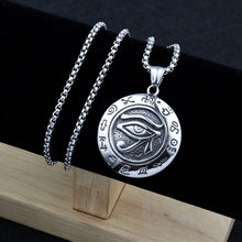 Charger l'image dans la galerie, Amulette de l'oeil d'Horus décorée de glyphes - image 3