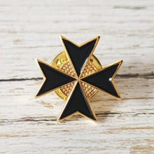 Load image into Gallery viewer, Badge de la croix de Malte - image 3