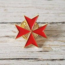 Load image into Gallery viewer, Badge de la croix de Malte - image 2