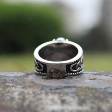 Charger l'image dans la galerie, Bague du marteau Mjolnir - image 2