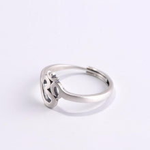 Laden Sie das Bild in den Galerie-Viewer, Bague portant le symbole du Om - image 2