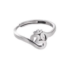 Laden Sie das Bild in den Galerie-Viewer, Bague portant le symbole du Om - image 1