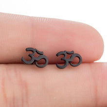 Load image into Gallery viewer, Boucles d'oreille du Om minimaliste - image 4