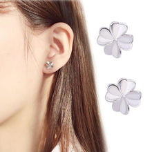 Load image into Gallery viewer, Boucles d'oreille trèfle à 4 feuilles - image 3