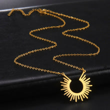 Laden Sie das Bild in den Galerie-Viewer, Collier du Soleil tribal amazonien - image 6