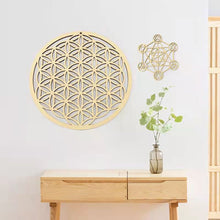 Laden Sie das Bild in den Galerie-Viewer, Décoration en bois à l'effigie de la fleur de vie - image 4