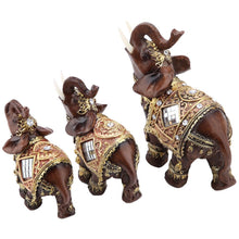 Laden Sie das Bild in den Galerie-Viewer, Éléphant de la famille royale thaï - image 4
