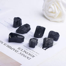Load image into Gallery viewer, Morceaux de tourmaline noire - image 4