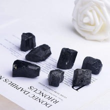 Load image into Gallery viewer, Morceaux de tourmaline noire - image 5