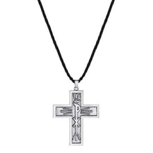 Laden Sie das Bild in den Galerie-Viewer, Pendentif à la croix gravée du Chrisme sauveur - image 2