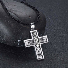 Laden Sie das Bild in den Galerie-Viewer, Pendentif à la croix gravée du Chrisme sauveur - image 4