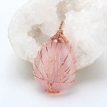 Cargar imagen en el visor de la galería, Pendentif à la larme de cristal et à l'arbre de vie - image 2