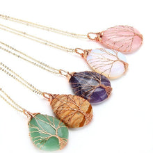 Cargar imagen en el visor de la galería, Pendentif à la larme de cristal et à l'arbre de vie - image 1