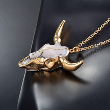 Charger l'image dans la galerie, Pendentif au crâne de taureau - image 2