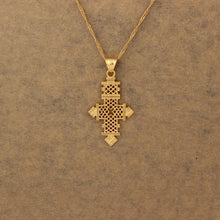 Load image into Gallery viewer, Pendentif avec une croix éthiopienne - image 2