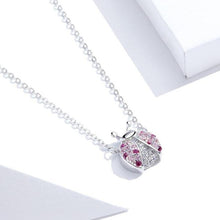 Laden Sie das Bild in den Galerie-Viewer, Pendentif de coccinelle en mosaïque - image 2