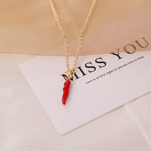 Load image into Gallery viewer, Pendentif de cornicello rouge - image 4