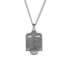 Cargar imagen en el visor de la galería, Pendentif de la prière du Shema Israël - image 1