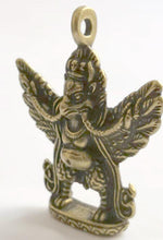 Load image into Gallery viewer, Pendentif de l'homme-oiseau garuda - image 2