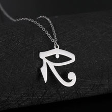 Cargar imagen en el visor de la galería, Pendentif de l’œil d'Horus - image 4