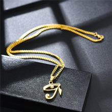 Laden Sie das Bild in den Galerie-Viewer, Pendentif de l’œil d'Horus perçant - image 4
