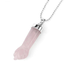 Load image into Gallery viewer, Pendentif faisant le geste de la figa en cristal - image 5