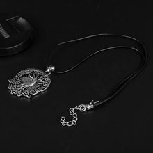 Charger l'image dans la galerie, Pendentif Yggdrasil fait d'entrelacs - image 3