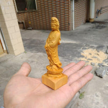 Charger l'image dans la galerie, Statuette de Guan Yin en bois - image 4