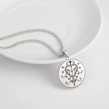 Cargar imagen en el visor de la galería, Amuleto de Erzulie Dantor