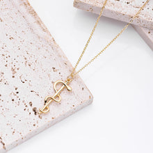 Charger l&#39;image dans la galerie, Pendentif du bâton d&#39;Asclépios