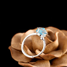 Cargar imagen en el visor de la galería, Anillo Hecho con una Pequeña Rueda de Oración Portátil