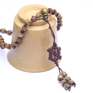 Armband aus eukalyptussamen