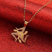 Cargar imagen en el visor de la galería, Amulette portant la Trinacrie - image 3