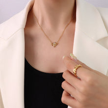 Cargar imagen en el visor de la galería, Pendentif à l&#39;abeille mellifère - image 2