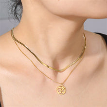 Cargar imagen en el visor de la galería, Amulette au Om hindou - image 3