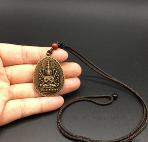 Amulette de la bodhisattva Guan Yin aux mille bras - Cyril Gendarme