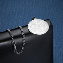 Cargar imagen en el visor de la galería, Amulette de la roue d&#39;Hécate - image 4
