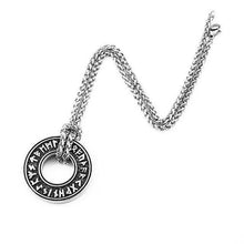 Cargar imagen en el visor de la galería, Amulette décorée des runes du futhark - image 1