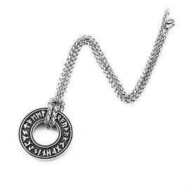 Amulette décorée des runes du futhark - image 1