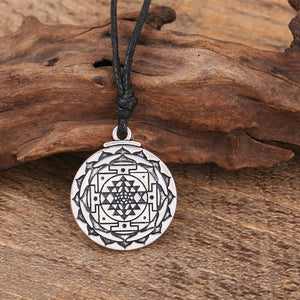 Amulette décorée du Shri Yantra - image 2
