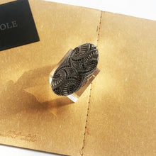 Cargar imagen en el visor de la galería, Bague de guerrier maori - image 3