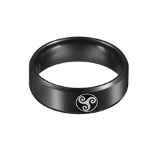 Laden Sie das Bild in den Galerie-Viewer, Bague moderne décorée du triskel - image 1