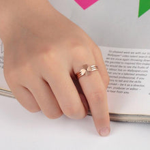 Cargar imagen en el visor de la galería, Bague &quot;trèfle à 4 feuilles&quot; en trois anneaux - image 3