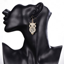 Cargar imagen en el visor de la galería, Boucles d&#39;oreilles des chouettes de la nuit - image 5