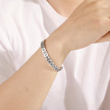 Cargar imagen en el visor de la galería, Bracelet aux runes anciennes - image 4