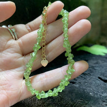 Cargar imagen en el visor de la galería, Bracelet en pierres péridot - image 7