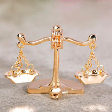 Cargar imagen en el visor de la galería, Broche de la balance de Thémis - image 3