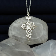 Cargar imagen en el visor de la galería, Collier à la fleur de lotus épanouie - image 2