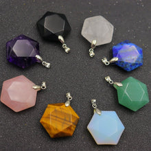 Load image into Gallery viewer, Collier au dodécaèdre de guérison - image 3